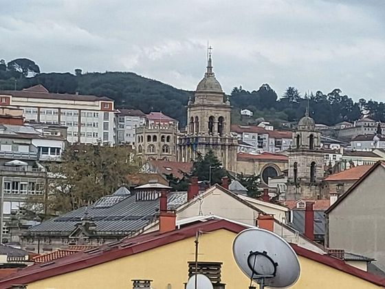 Foto 1 de Pis en venda a Centro - Ourense de 3 habitacions amb terrassa i balcó