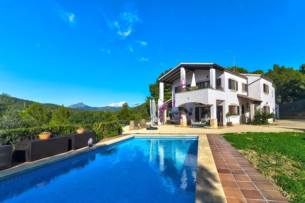 Foto 1 de Venta de casa en Calvià de 5 habitaciones con terraza y piscina