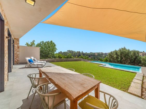 Foto 1 de Casa adossada en venda a Campanet de 4 habitacions amb terrassa i piscina