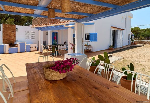 Foto 2 de Casa adossada en venda a calle Den Campanitx de 4 habitacions amb terrassa i jardí