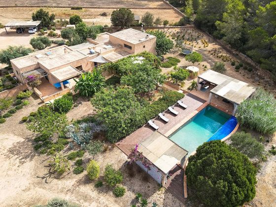 Foto 2 de Xalet en venda a calle Es Cap de Barbaria de 5 habitacions amb terrassa i piscina