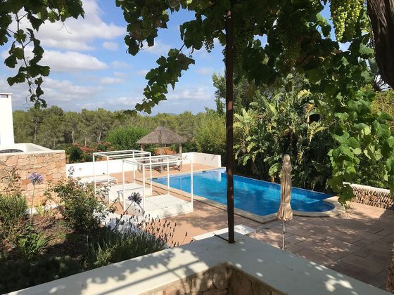 Foto 1 de Xalet en lloguer a Santa Gertrudis de 4 habitacions amb terrassa i piscina