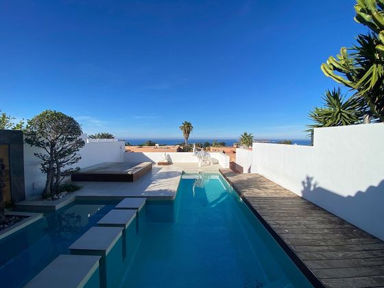 Foto 1 de Casa en alquiler en Cala Vedella - Cala Tarida - Cala Conta de 3 habitaciones con terraza y piscina