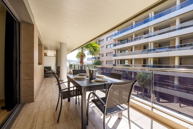 Foto 1 de Piso en alquiler en Marina Botafoc - Platja de Talamanca de 2 habitaciones con terraza y piscina