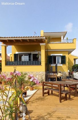 Foto 1 de Casa en venta en Cales de Mallorca de 3 habitaciones con terraza y piscina