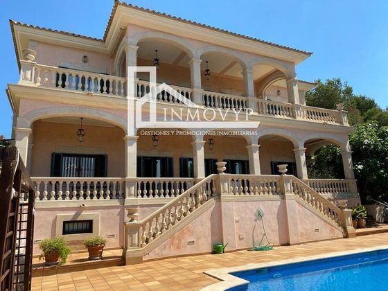 Foto 2 de Casa en venda a Mercat  - La Missió - Plaça dels Patins de 5 habitacions amb terrassa i piscina