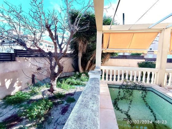 Foto 2 de Casa en venta en Badia Blava-Badia Gran-Tolleric de 4 habitaciones con terraza y piscina