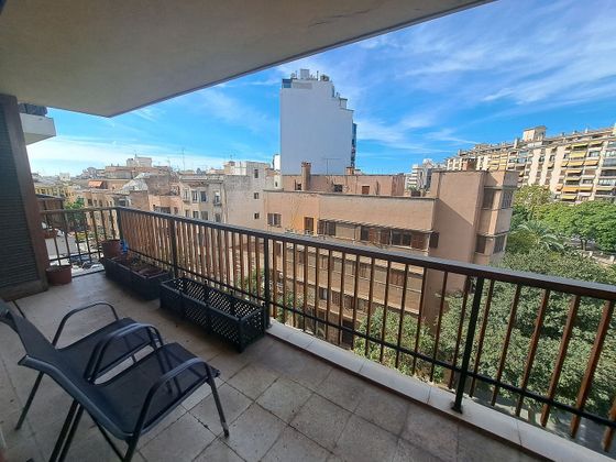 Foto 2 de Venta de piso en Mercat  - La Missió - Plaça dels Patins de 5 habitaciones con terraza y calefacción