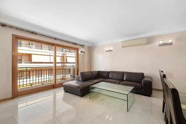 Foto 2 de Piso en venta en La Llotja - Sant Jaume de 4 habitaciones con garaje y balcón