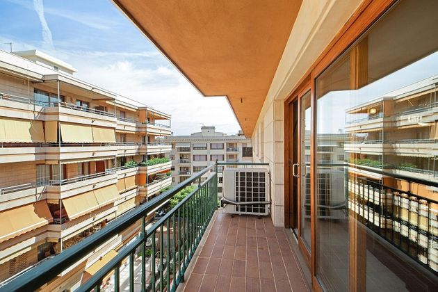 Foto 1 de Piso en venta en La Llotja - Sant Jaume de 4 habitaciones con garaje y balcón