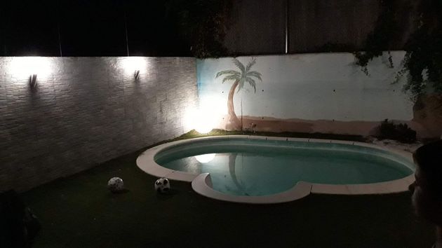 Foto 1 de Venta de casa adosada en Yuncos de 4 habitaciones con terraza y piscina