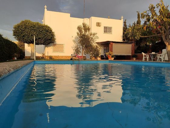 Foto 2 de Xalet en venda a calle Fuente Amarga de 5 habitacions amb terrassa i piscina