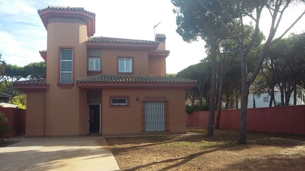 Foto 2 de Venta de chalet en carretera De la Barrosa de 4 habitaciones con terraza y piscina