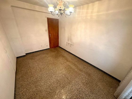 Foto 2 de Piso en venta en Alagón de 4 habitaciones con terraza