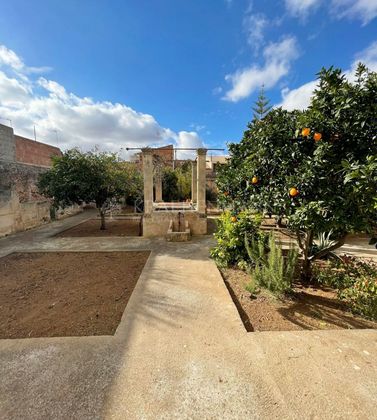 Foto 1 de Casa adossada en venda a Campos de 5 habitacions amb terrassa i garatge
