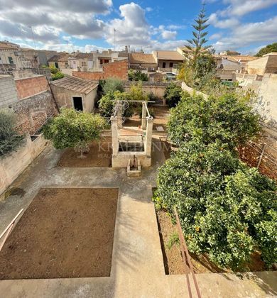 Foto 2 de Casa adossada en venda a Campos de 5 habitacions amb terrassa i garatge