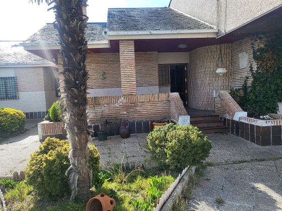 Foto 2 de Chalet en venta en Viana de Cega de 4 habitaciones con piscina y jardín