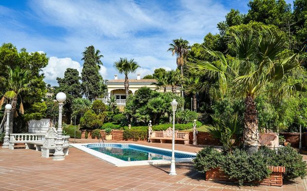 Foto 2 de Xalet en venda a El Candado - El Palo de 5 habitacions amb terrassa i piscina