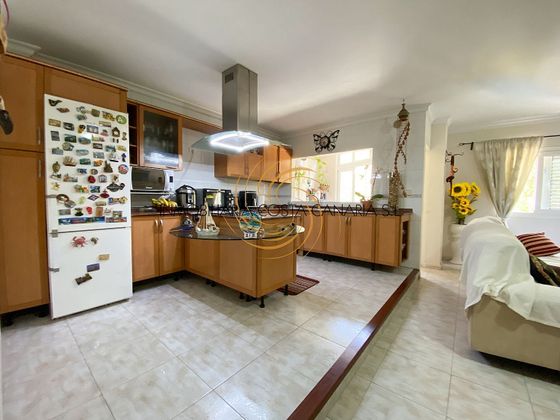 Foto 1 de Piso en venta en Vecindario-Paredilla-Sardina de 3 habitaciones con garaje y ascensor