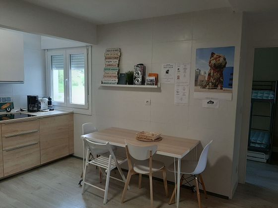 Foto 2 de Pis en lloguer a Zona Artaza - Sarriena de 3 habitacions amb mobles i balcó