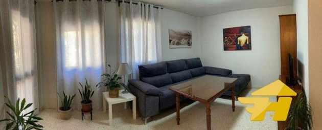 Foto 1 de Alquiler de piso en Santa Rosa - Valdeolleros de 4 habitaciones con garaje y muebles