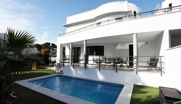 Foto 1 de Casa adossada en venda a Can Pastilla - Les Meravelles - S'Arenal de 10 habitacions amb terrassa i piscina