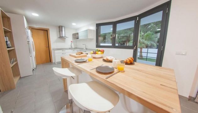 Foto 2 de Casa adossada en venda a Can Pastilla - Les Meravelles - S'Arenal de 10 habitacions amb terrassa i piscina