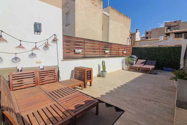 Foto 2 de Pis en lloguer a Mercat  - La Missió - Plaça dels Patins de 2 habitacions amb terrassa i mobles