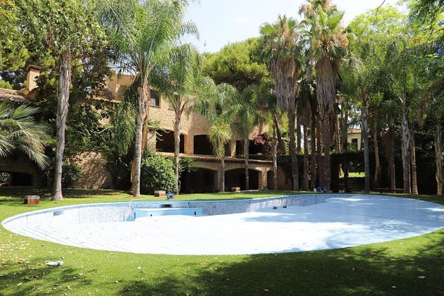 Foto 2 de Xalet en venda a Rocafort de 8 habitacions amb terrassa i piscina