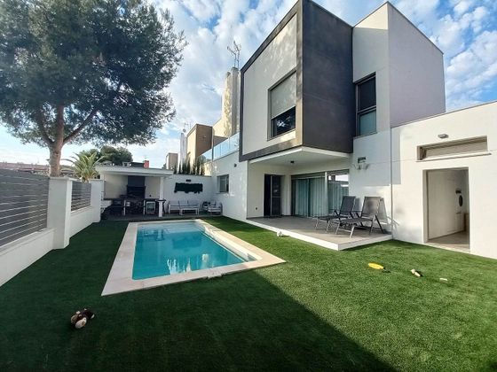 Foto 1 de Casa en venda a Casas Verdes de 4 habitacions amb terrassa i piscina