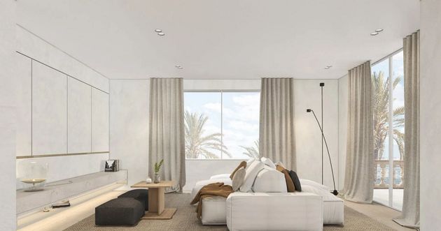 Foto 2 de Venta de piso en Sta. Catalina - El Jonquet de 3 habitaciones con terraza y aire acondicionado