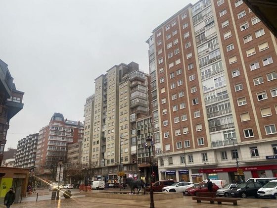 Foto 2 de Venta de piso en Plaza España - Villa Pilar - Reyes Católicos - Vadillos de 5 habitaciones con terraza y garaje