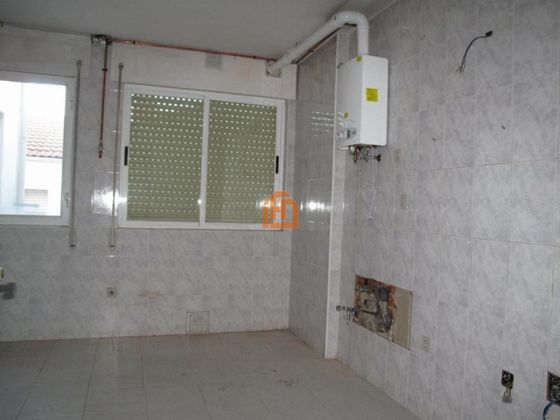 Foto 2 de Venta de dúplex en Trobajo del Camino de 6 habitaciones con garaje y calefacción