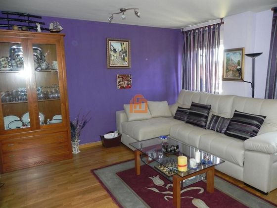 Foto 1 de Piso en venta en La Vega - Oteruelo de 4 habitaciones con garaje y calefacción