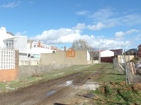 Foto 2 de Venta de terreno en Santovenia de la Valdoncina de 463 m²