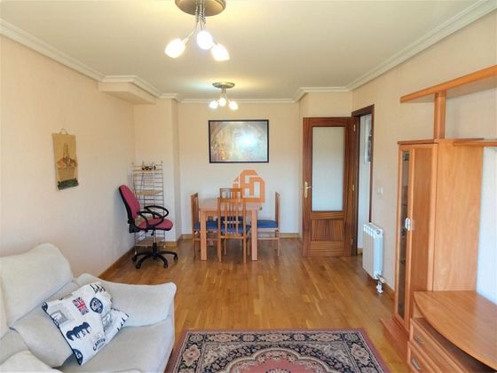 Foto 2 de Dúplex en venta en Villaquilambre de 2 habitaciones con garaje y calefacción