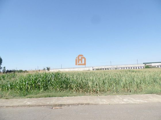 Foto 1 de Venta de terreno en Vega de Infanzones de 1139 m²