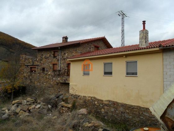 Foto 2 de Casa en venda a Pola de Gordón (La) de 3 habitacions amb terrassa