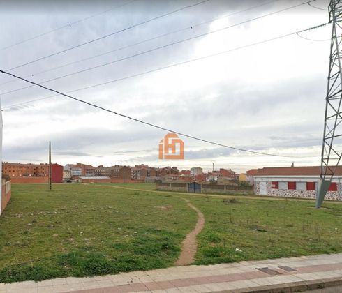 Foto 1 de Venta de terreno en Trobajo del Camino de 266 m²