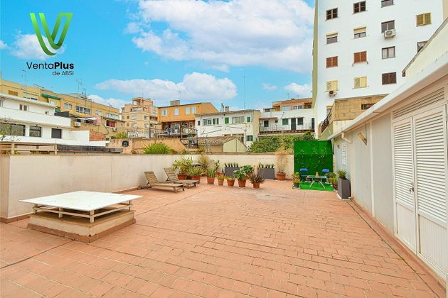 Foto 1 de Piso en venta en Marquès de la Fontsanta - Pere Garau de 5 habitaciones con terraza y jardín