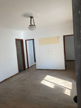 Foto 2 de Venta de piso en Villamartín de 2 habitaciones y 62 m²