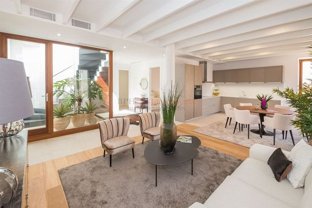 Foto 1 de Àtic en venda a Mercat  - La Missió - Plaça dels Patins de 2 habitacions amb terrassa i garatge