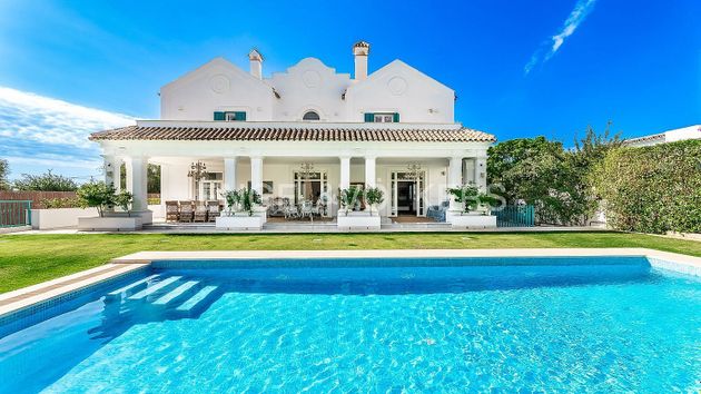 Foto 1 de Xalet en venda a El Higueral - La Merced de 13 habitacions amb terrassa i piscina