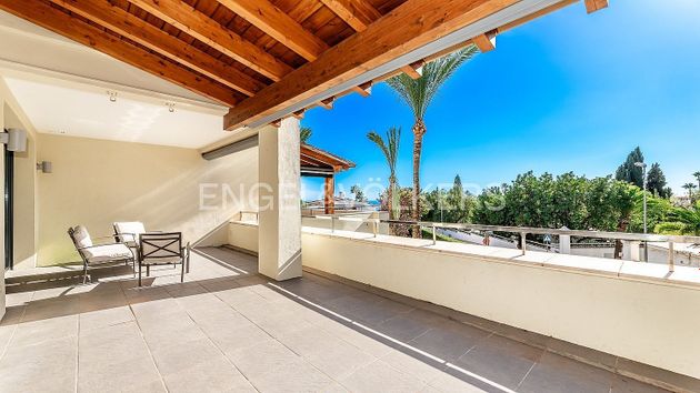 Foto 2 de Pis en venda a Sierra Blanca de 2 habitacions amb terrassa i piscina