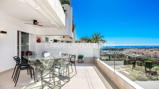 Foto 1 de Pis en venda a Lomas de Marbella Club - Puente Romano de 3 habitacions amb terrassa i piscina