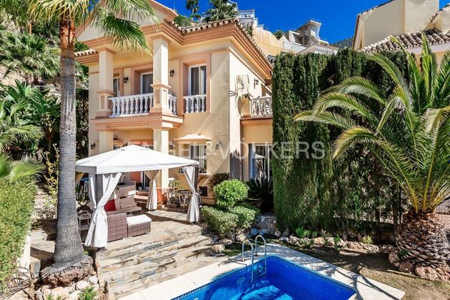 Foto 2 de Venta de casa adosada en Istán de 3 habitaciones con terraza y piscina