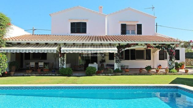 Foto 2 de Xalet en venda a Castell (Es) de 4 habitacions amb terrassa i piscina