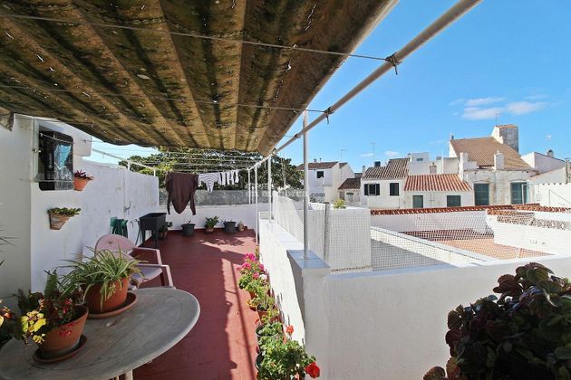 Foto 2 de Venta de casa adosada en Maó de 4 habitaciones con terraza y aire acondicionado