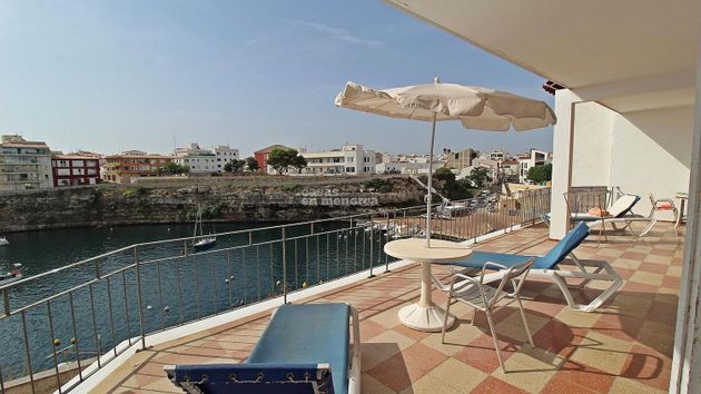 Foto 2 de Casa adossada en venda a Castell (Es) de 7 habitacions amb terrassa i piscina