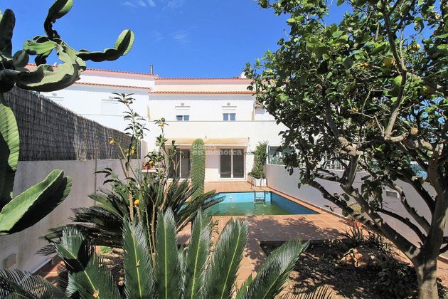Foto 1 de Venta de casa en Maó de 5 habitaciones con terraza y piscina